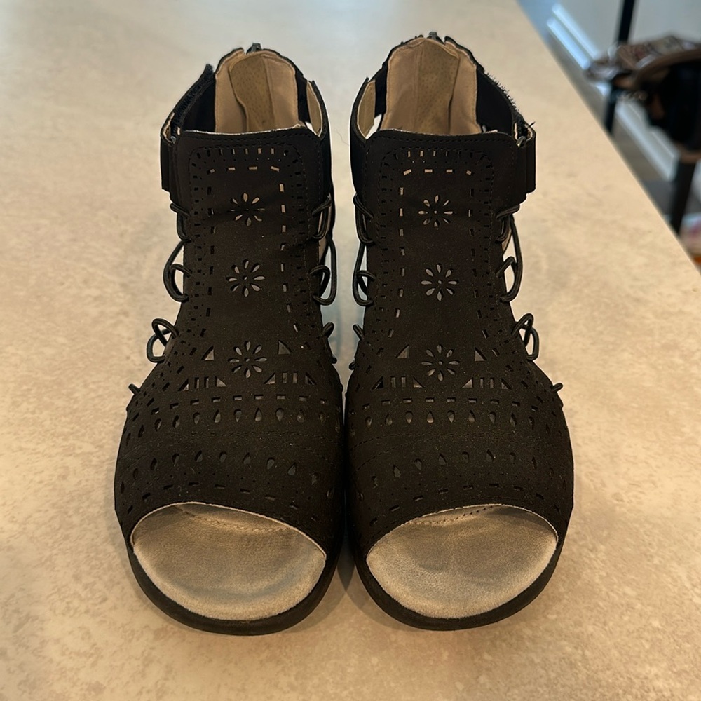 Jambu platform sandals.  Size 6